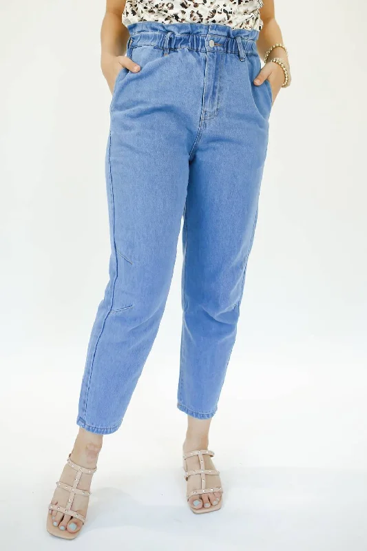 The Dani Elastic Waist Jeans In Medium Wash Fashionable Straight Fit Denim