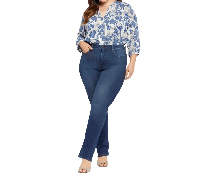 Slim Bootcut Jeans In Blue Moon Casual Light Wash Jeans