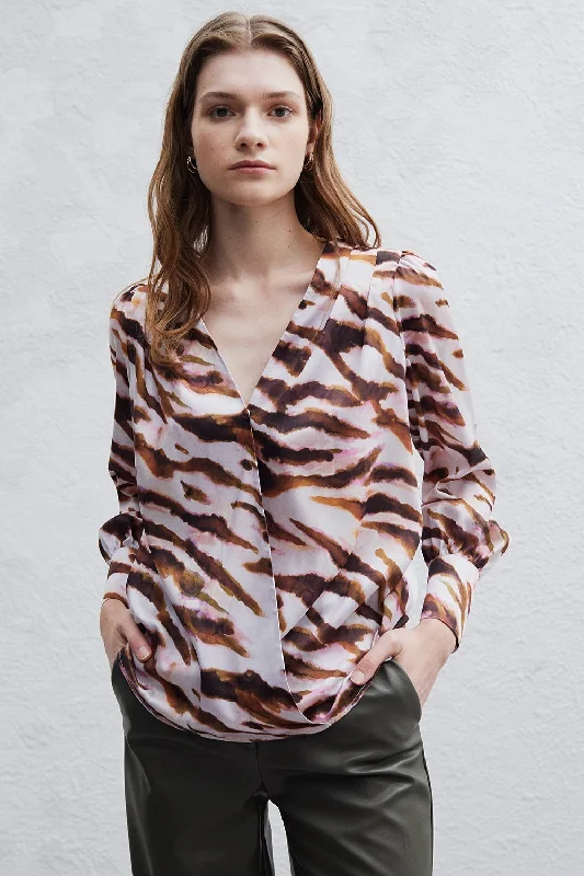 Iness Blouse Asymmetric Hem Blouse