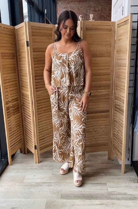 Beachside Leaf Print Plisse Pants | Caramel Comfortable Jogger Trousers