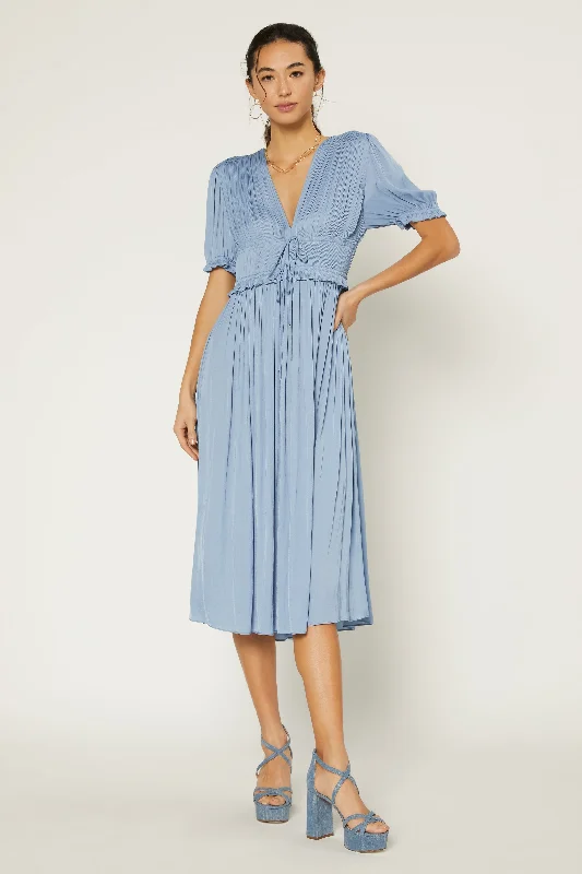 Amelia Pleated Maxi Dress Trendy Short Sleeve Maxi Dress